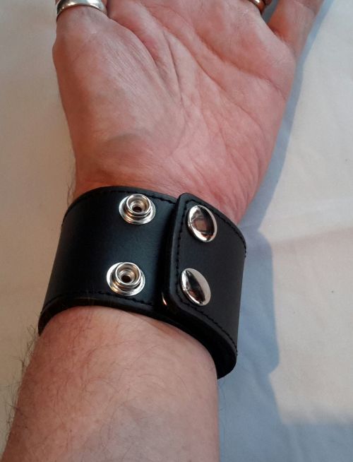 Plain Leather Wristband Snaps